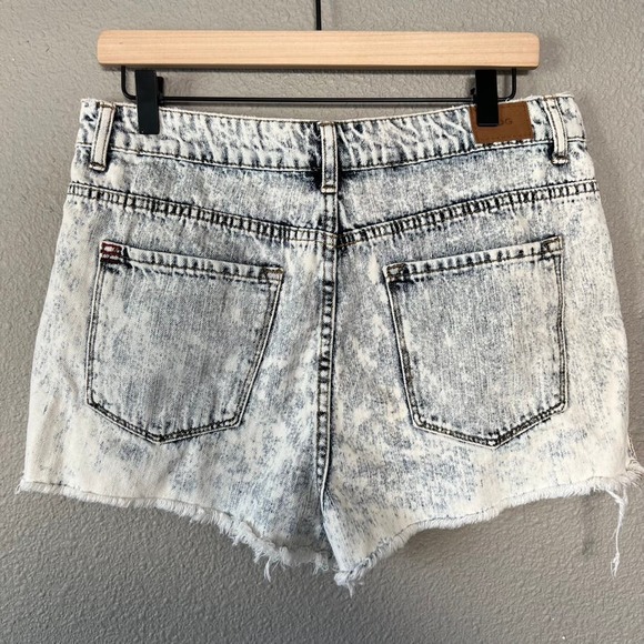 BDG Acid Wash High-Rise Lou Denim Hi-Low Shortie Cut Off Distressed Shorts 32 - Picture 2 of 9